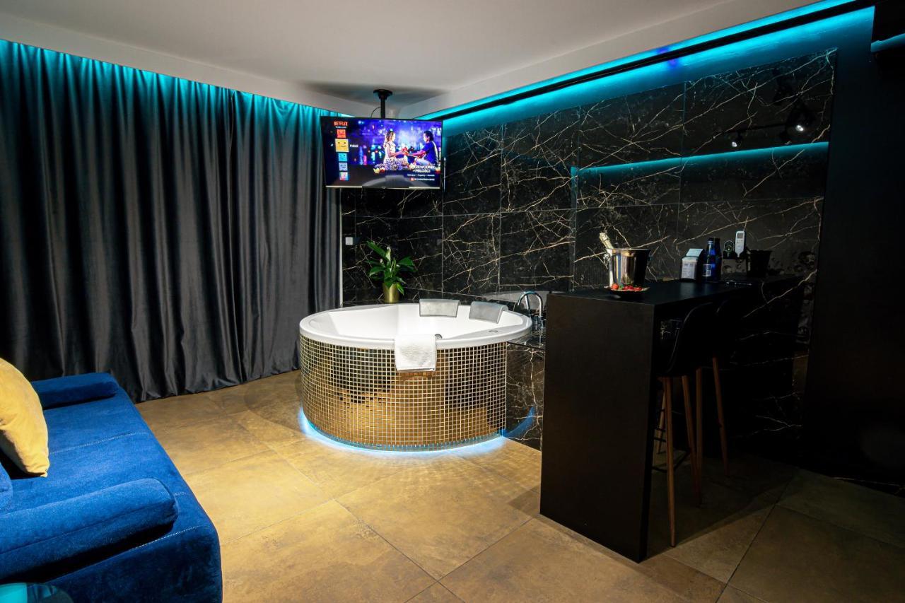 Jacuzzi Glass-House Central Station Krakow Ngoại thất bức ảnh